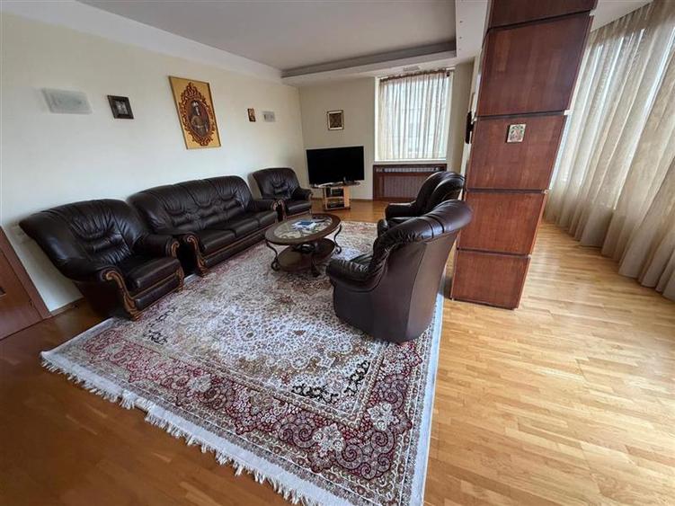 Vanzare apartament 3 camere, Primaverii, loc de parcare subteran