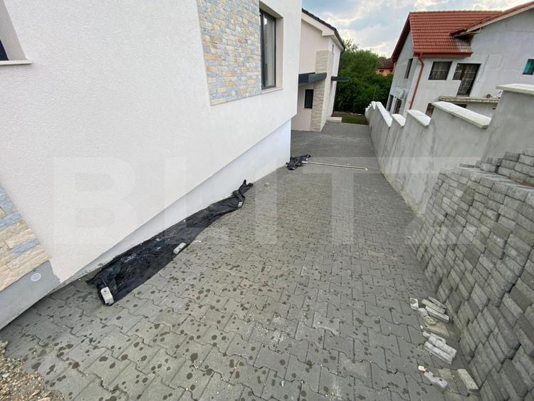 Casa cu 4 camere, 120 mp, incalzire in pardoseala, 250 mp de teren, Dezmir