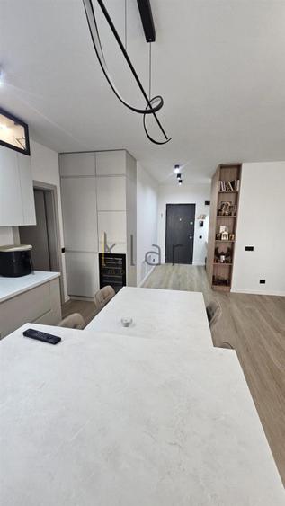 Apartament 3 camere 75 mp terasa 82 mp 2 parcari! Zona Vivo!