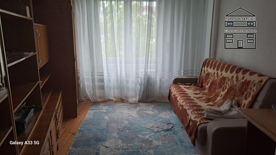 Apartament cu 3 camerere, decomandat