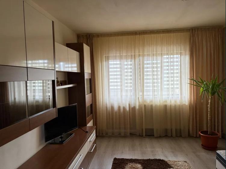 Apartament cu 3 camere in Tatarasi Sud-Pod Metalurgie