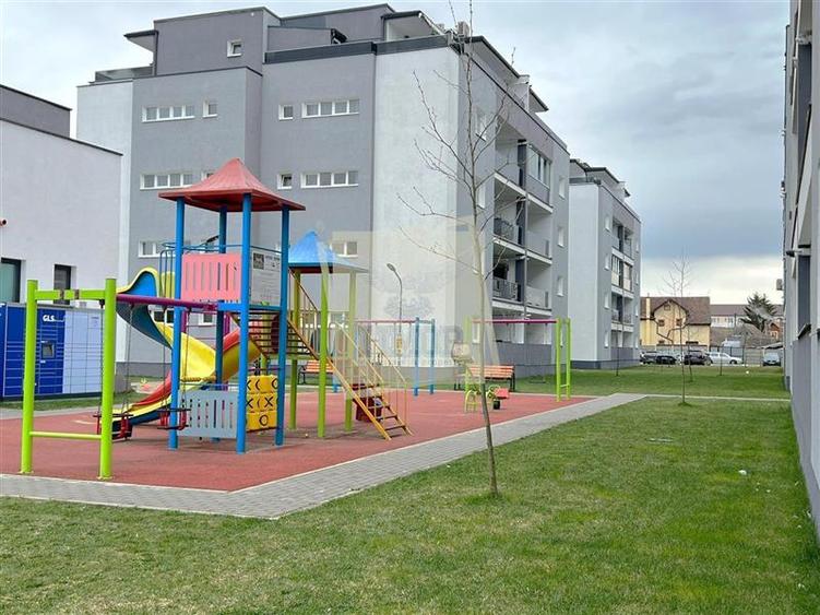 Apartament 3 camere terasa si loc parcari in Kogalniceanu