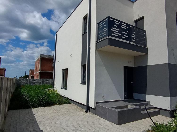 Sanandrei,Duplex P+E, Drum Asfaltat, Proiect Modern.