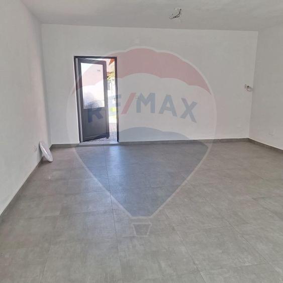 Spațiu comercial de închiriat – Zonă cu trafic intens, lângă Piață