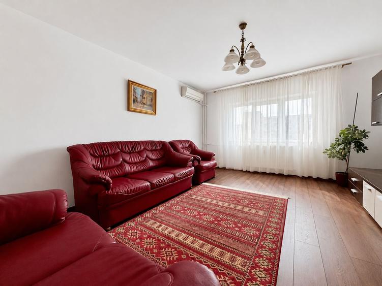 3 Camere | Piata Chirigiu | | Bloc 1990 | Hol H