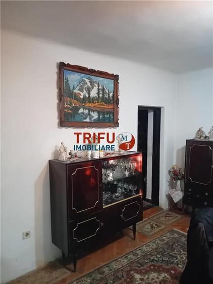 Casa de vanzare cu 3 camere  600 mp teren zona Cetate
