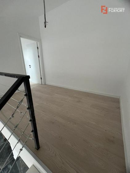 OCAZIE - Penthouse 3 camere pe 2 nivele, in Giroc
