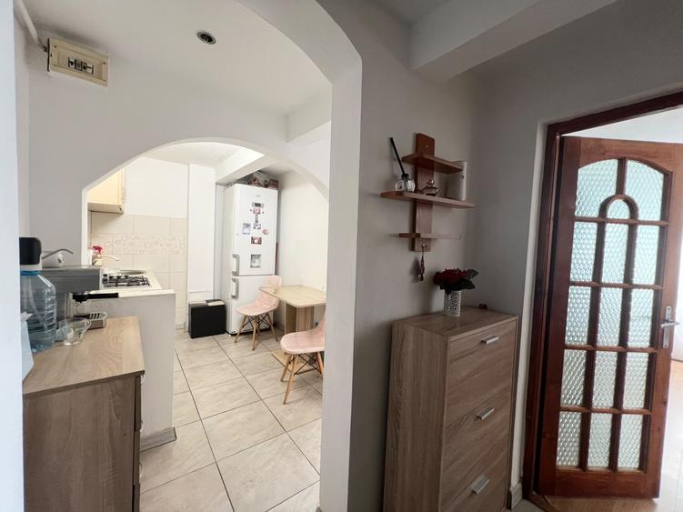 Apartament 2 camere, decomandat, 41 mp utili, etaj 2 - zona Garii