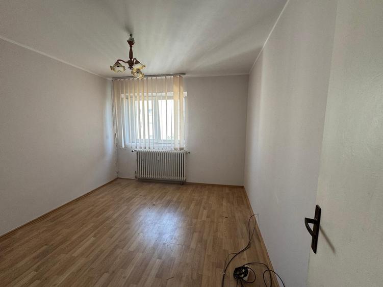 Vanzare apartament 2 camere Drumul Taberei Parcul Moghioros piata metrou