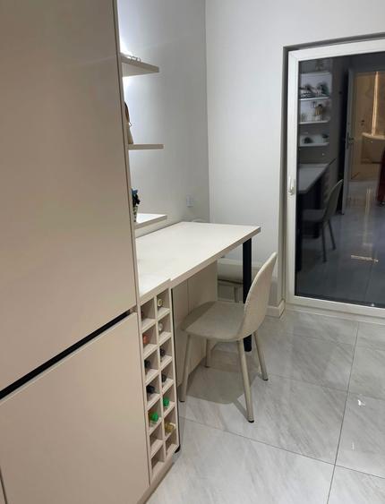 Apartament,etaj intermediar si parcare,zona Sopor