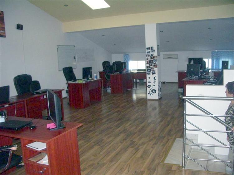 Zona Calea Calarasilor vila 14 camere