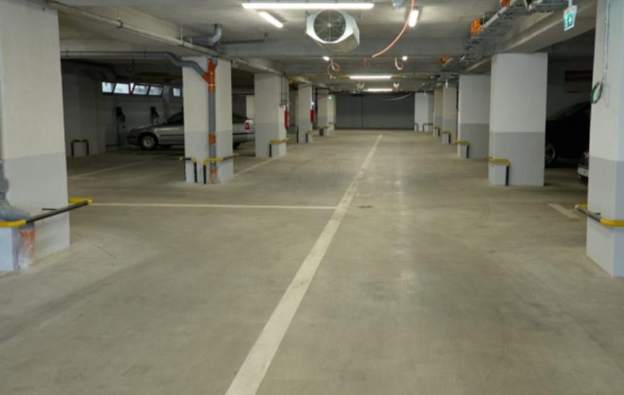 Apt. centru 3 camere - City Center Resita -de la proprietar-partial mobilat