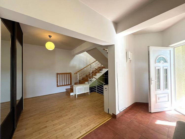 Vila de LUX, 4 camere , 140 mp, curte, garaj, terasa , Grigorescu