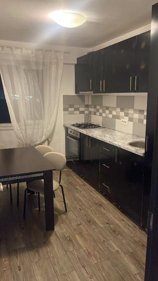 Închiriez apartament 3 camere decomandat – Tomis Nord | 80 mp | Centrală proprie