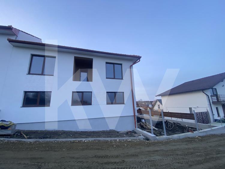 Casa 4 camere de vanzare 117 mpu teren liber 230mp Sibiu in Sura Mica