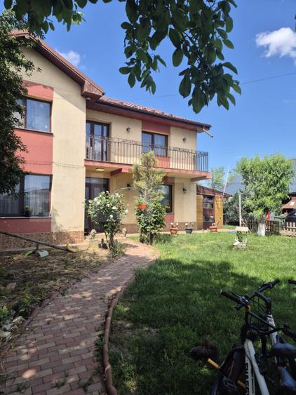 Casa de vanzare, 240 mp, zona Vanatori