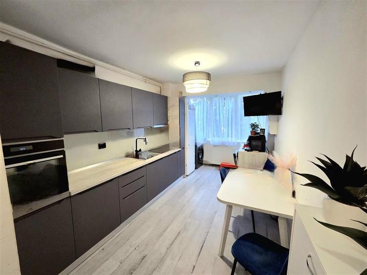 Apartament 2 camere mobilat, etaj 2, Grivitei
