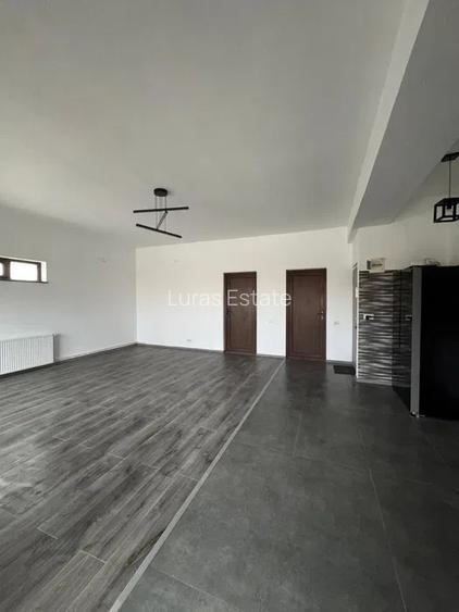 Lazu | 3 camere de vanzare | Loc de parcare - 4