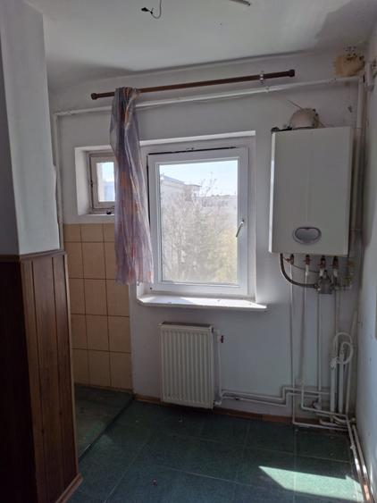 Ap. 3 cam. 64 mp, Decomand etajul 3 din 4, Zona Popa Șapcă, Pret 95 000 Euro neg