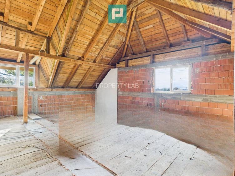 Casă cu panoramă spre dealurile Șiriei - 6