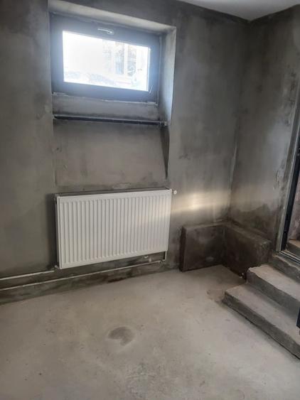 Casa pe 3 nivele, zona centrala, le pret de garsoniera, intre 2 statii de metrou