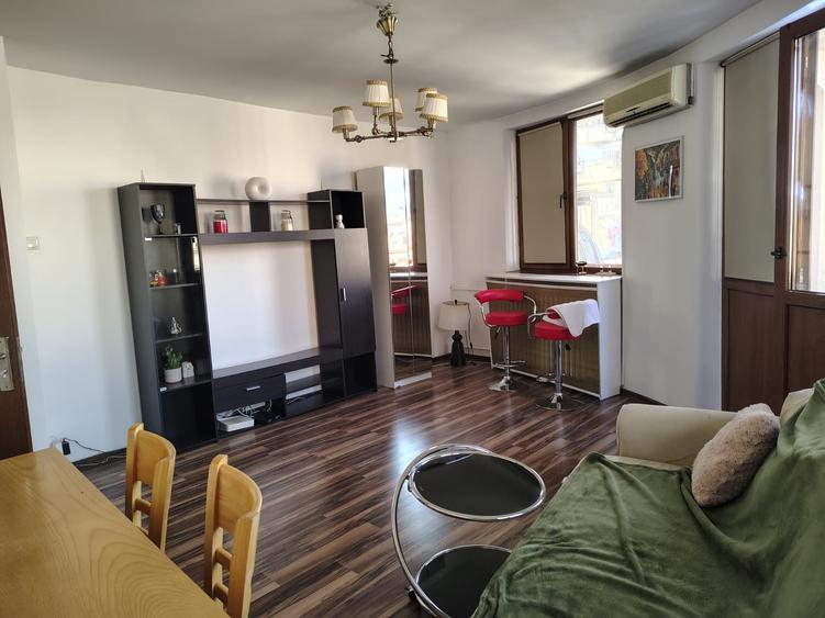 Calea Victoriei, vis-a-vis de Capsa 3 camere de inchiriat