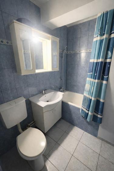 Apartament de 3 camere de vanzare * Piata Resita * Sector 4 * Ideal familie