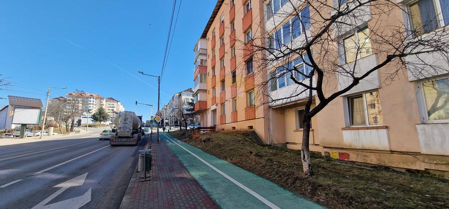 Apartament 3 camere decomandat, etaj 3/4, zonă Calea Romanului - Baie mare unifi