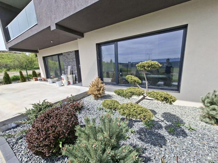 Casa premium cu teren 815 mp terasa balcon si garaj zona Selimbar
