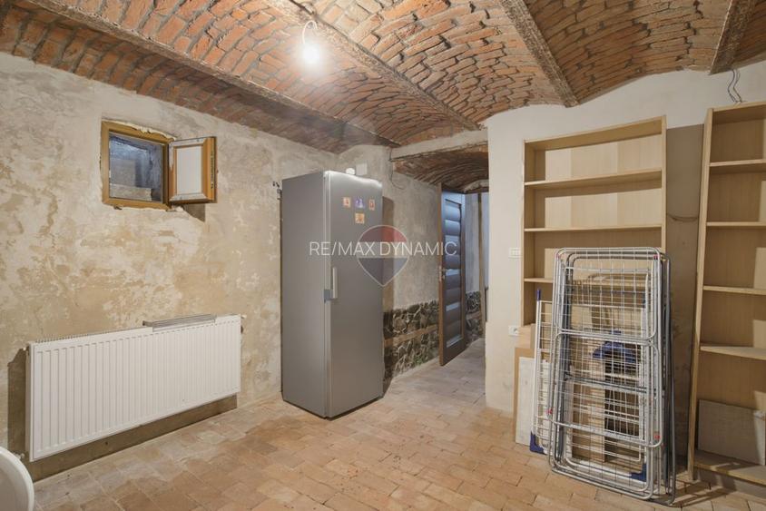 Vilă cu 4 camere de închiriat în zona Intim - 30