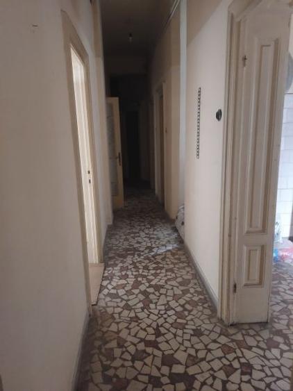 Apartament -5 camere -decomandat-Zona Mosilor