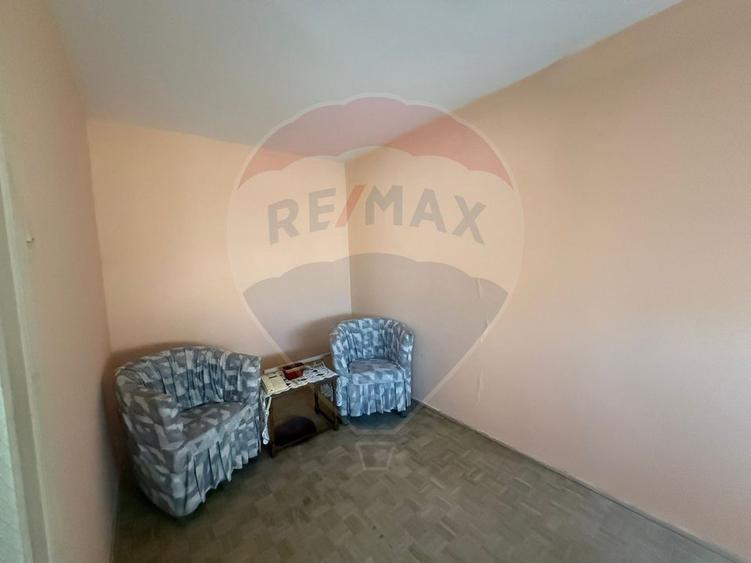 Apartament cu 2 camere de vânzare în zona Valea Rosie