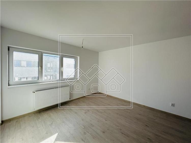 Apartament 2 camere, balcon - Doamna Stanca - nou,finisat la cheie