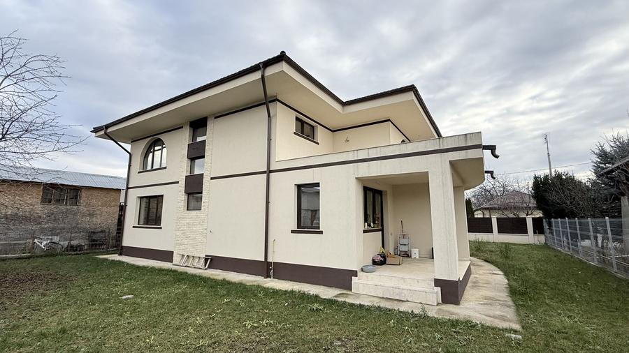 Vila Delux P+1 cu terasă și garaj + teren intravilan 783mp