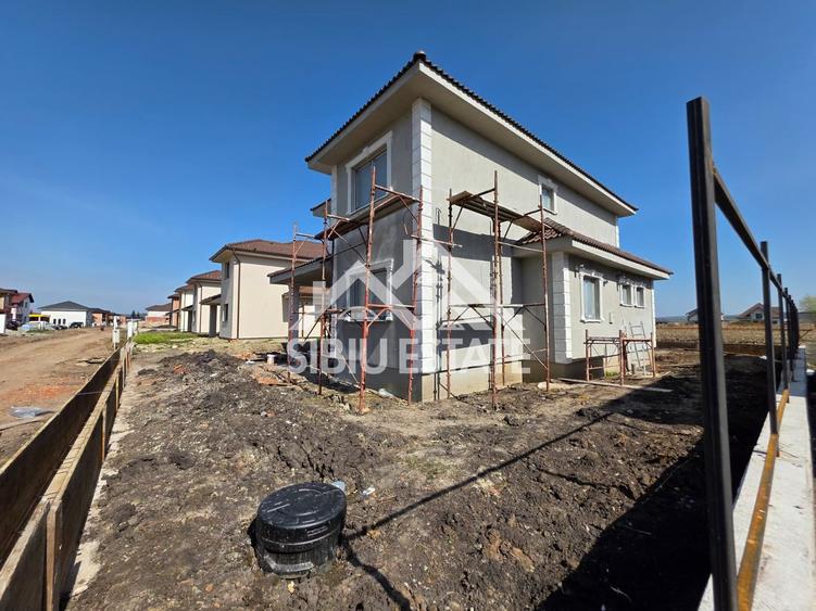 Casa individuala 5 camere ,super pret, Sura Mica ,Sibiu