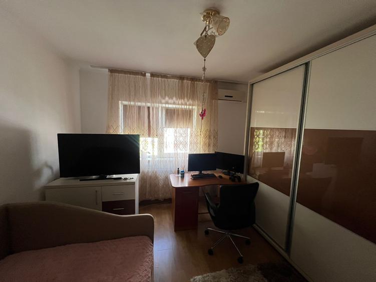 Apartament 49mp, la mansarda - cu pod ! Zona Tomis 3, Str. Zmeurei ,63500 €