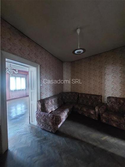 Casa cu spatiu comercial, zona Intim - 7