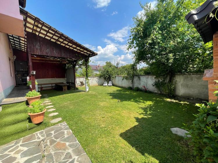 Casa familiala, 5 camere, zona buna, linistita