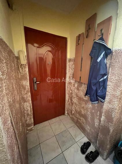 Vand 3 camere parter/ 4 zona Micro 38 , liber pret 59.000 e negociabil - 9