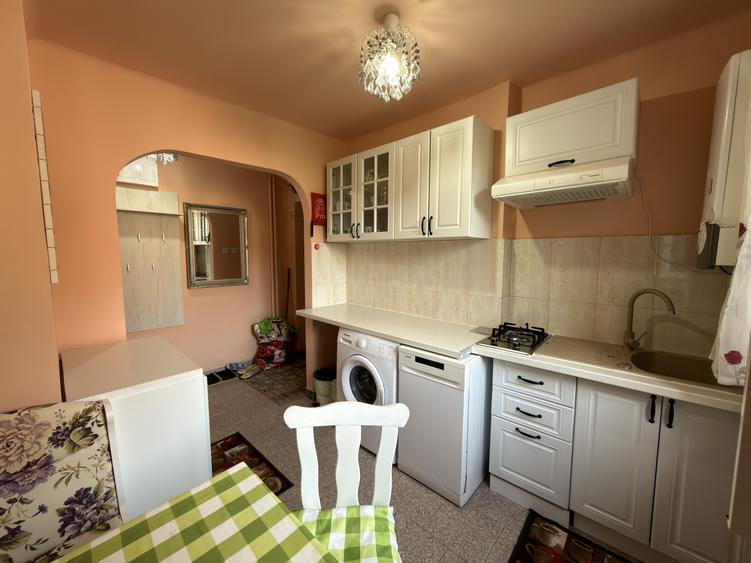 Apartament 2 camere, etaj 1, 45 mp - zona Circumvalațiunii