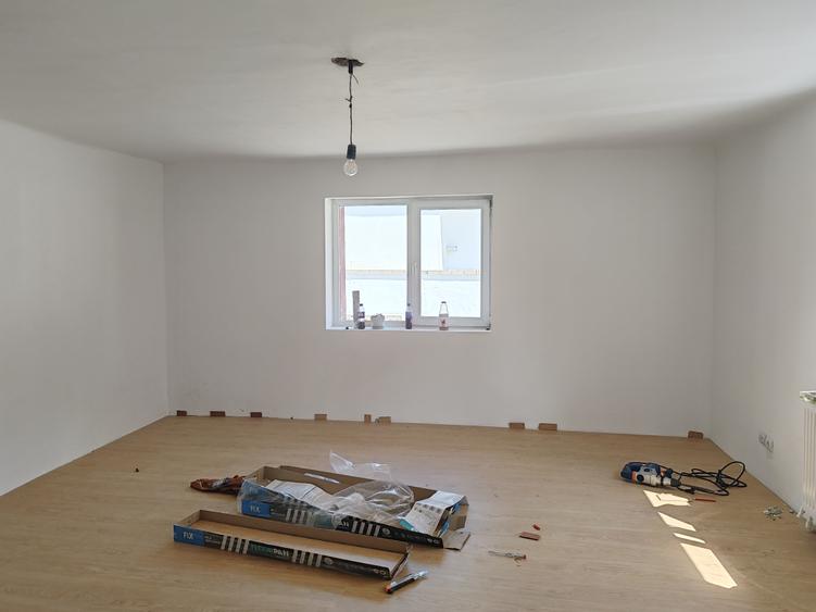 Casa 3 camere libera la vanzare BUNLOC