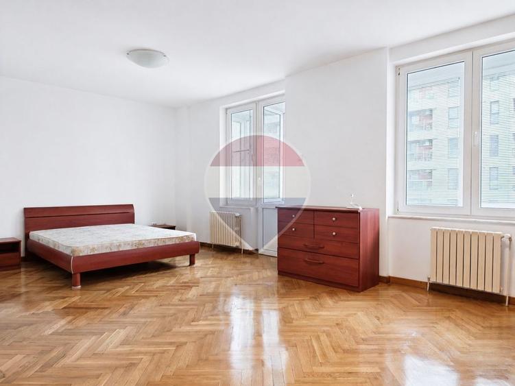 Apartament cu 2 camere semimobilat cu loc de parcare și boxă
