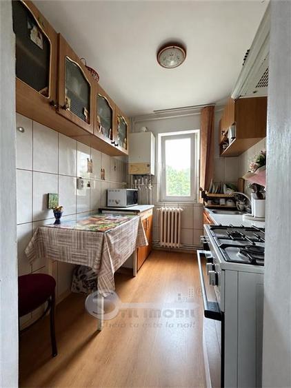 Apartament 3 camere semidecomandat Pacurari - Etaj 3
