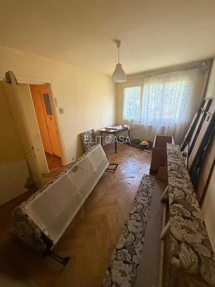 Apartament cu 2 camere, etajul 2/4, zona Podu Ros - 3