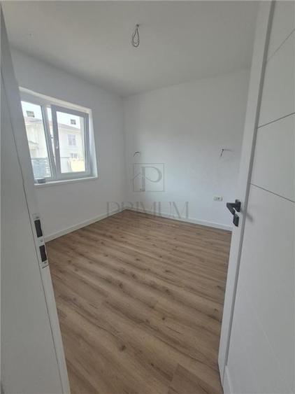 Duplex modern - despartit prin camera tehnica - zona f buna