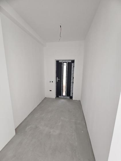 Casă 4 camere, 162mp, teren 300mp, utilități, stație autobuz