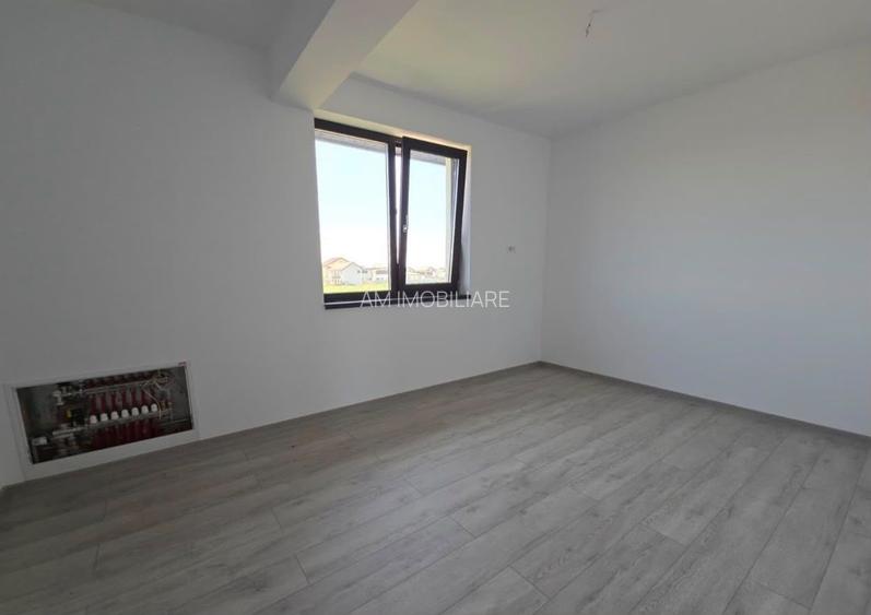 CASA INDIVIDUALA GLINA, INCALZIRE PARDOSEALA, TEREN 325 MP, COMIS 0% - 4