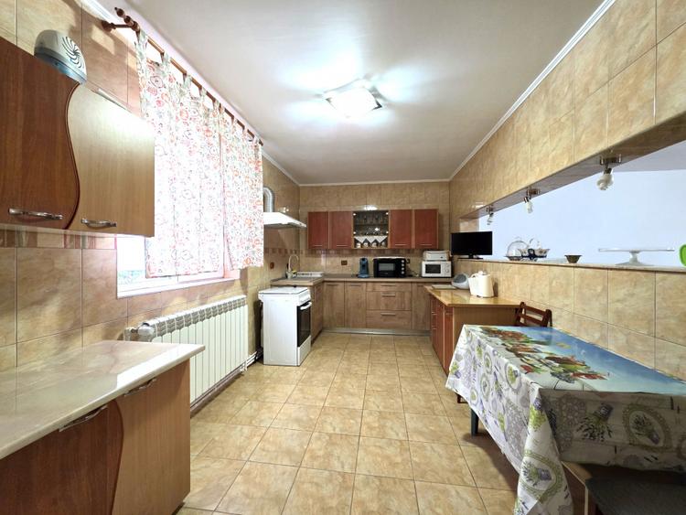 Casa cu 3 camere si garaj - teren 1180 MP - Oituz, jud. Constanta