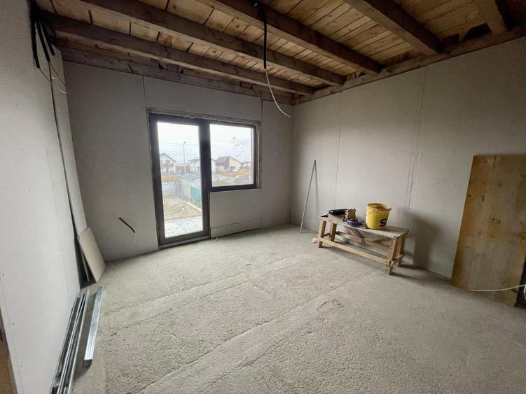 Pensiune cu piscina in constructie