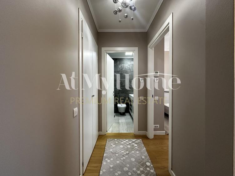Apartament nou, modern cu 3 camere, mobilat lux, terasa,parcare, vedere frumoasa